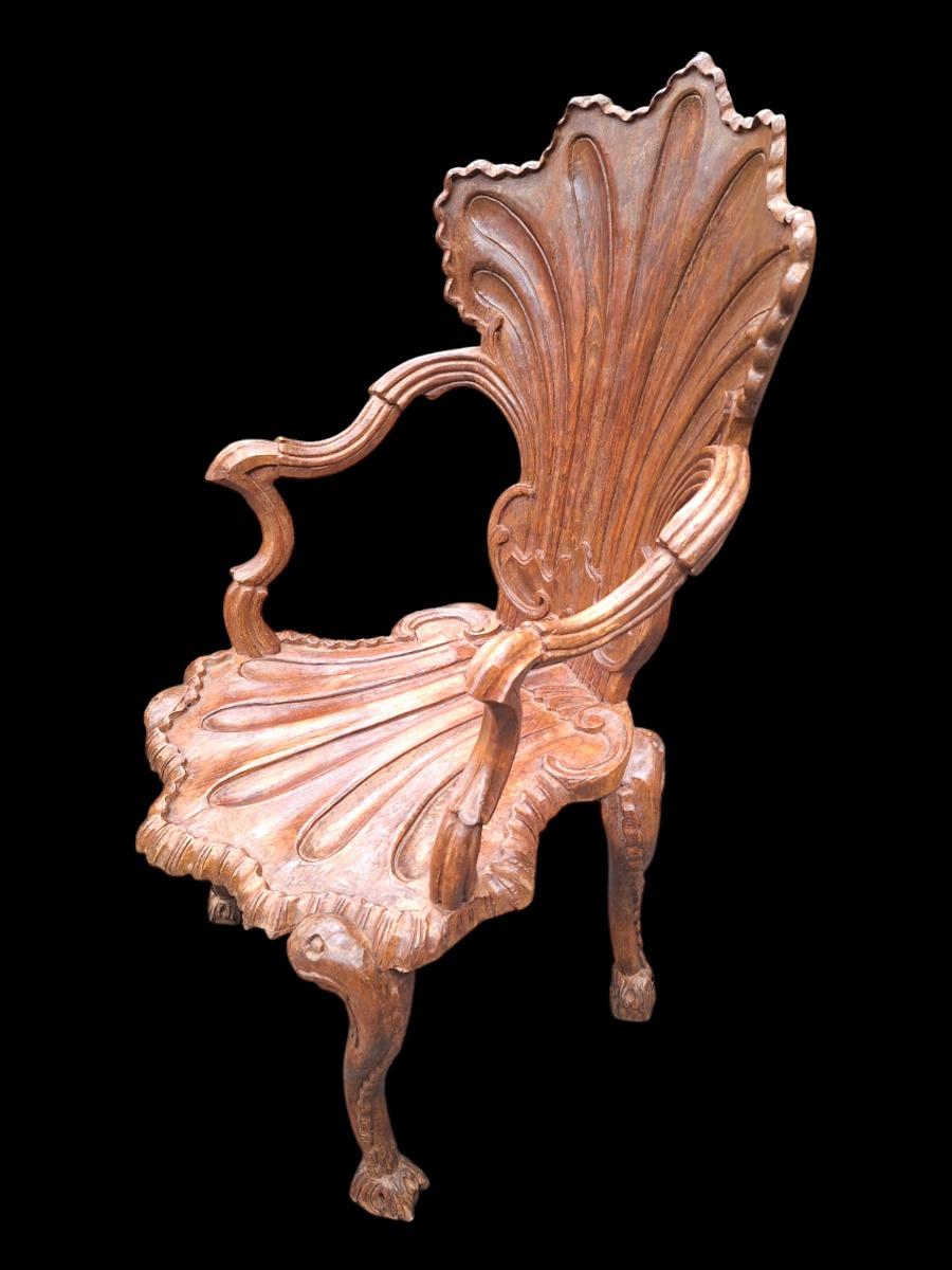 A nice Venetian style Suite of Grotto Furniture