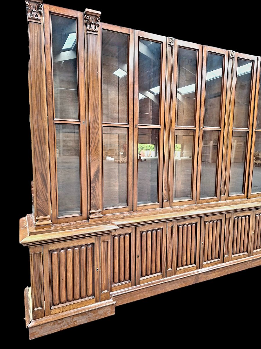 A very impressive and monumental 19 century Irish bookcase in Mahogany.