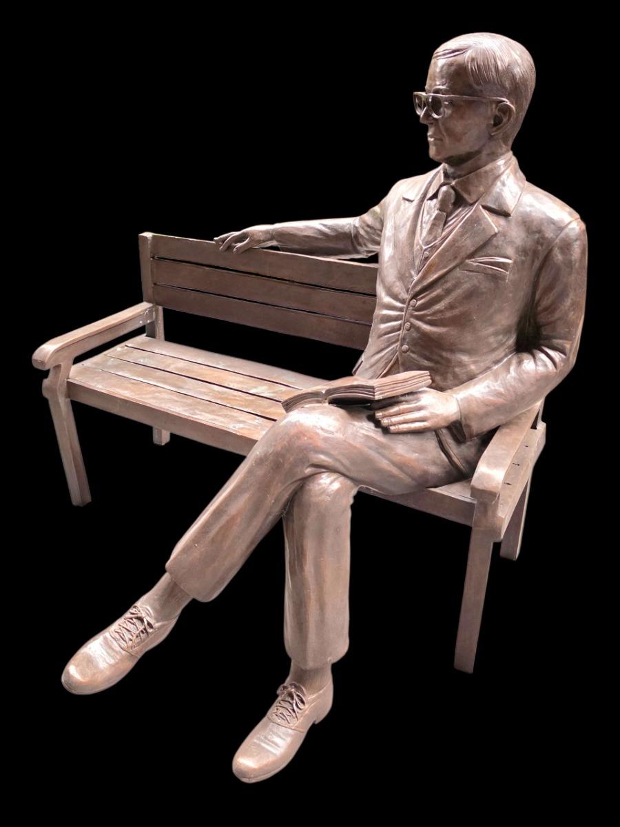 Bronze garden decoration 