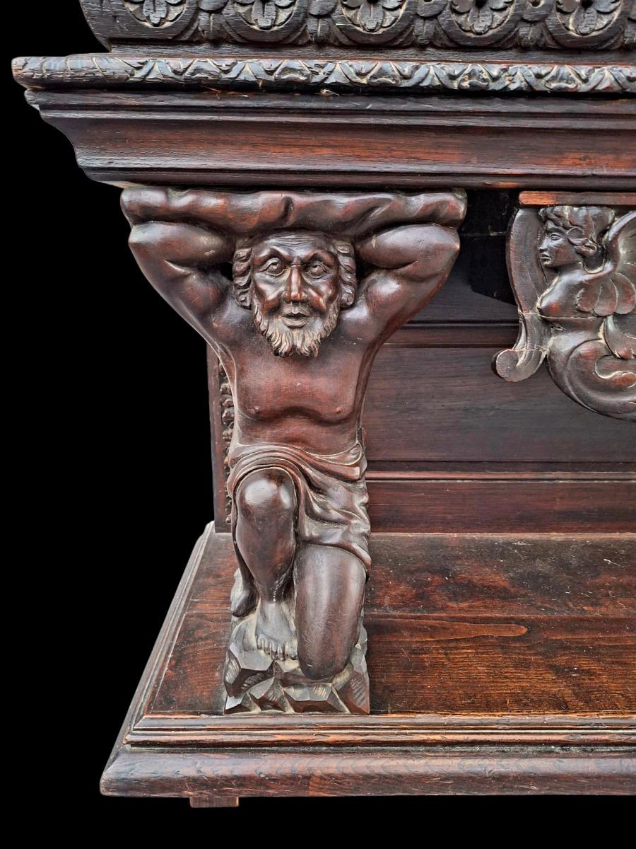 Italian cabinet 