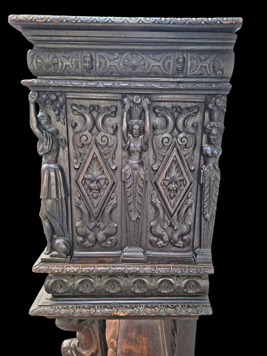 Italian cabinet 