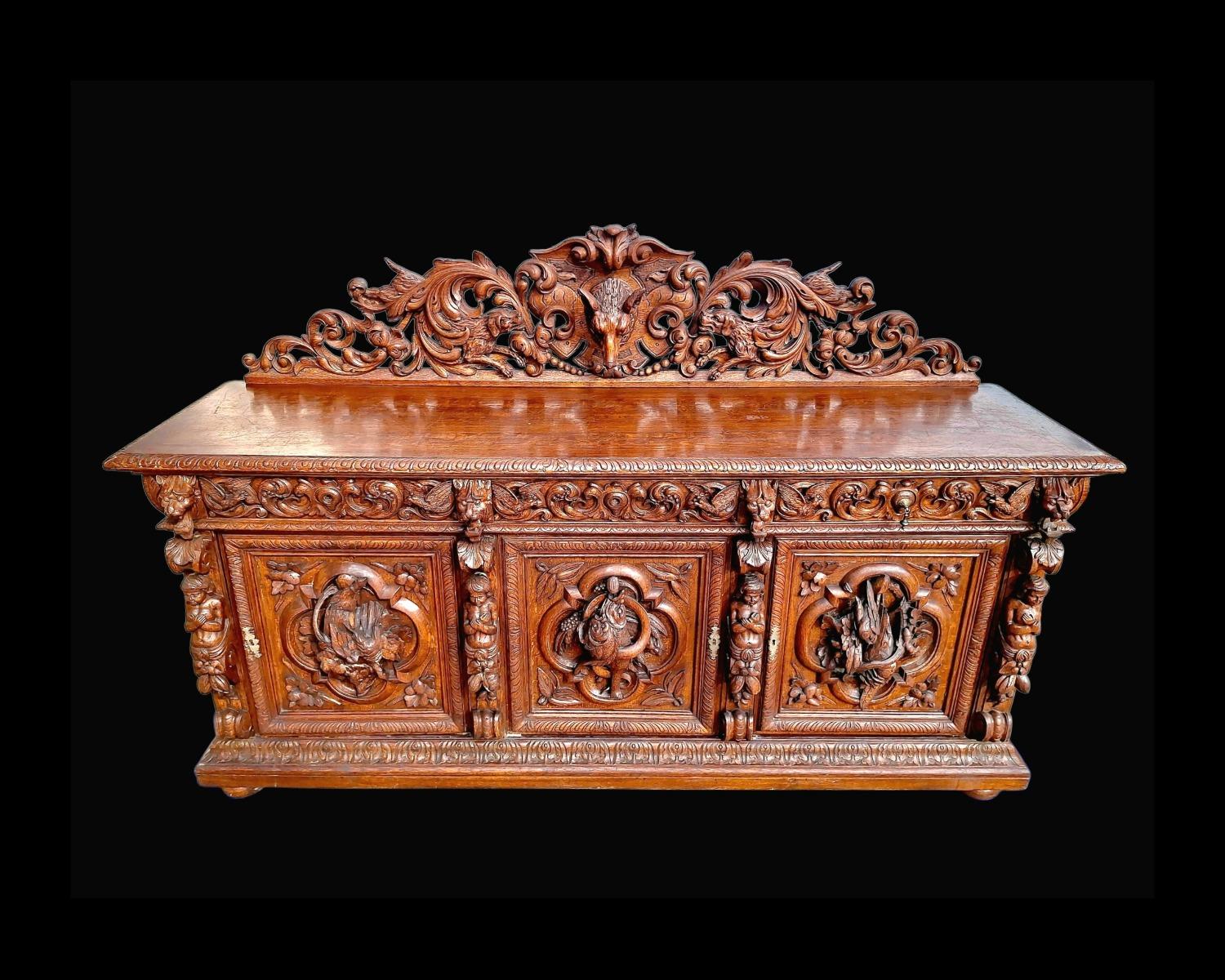 Nice carved sideboard hunting style 