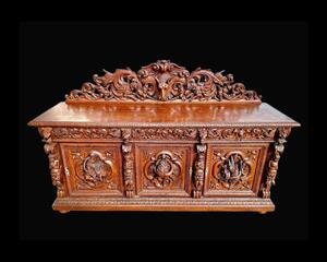 Nice carved sideboard hunting style 