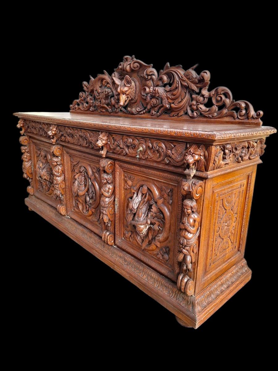 Nice carved sideboard hunting style 