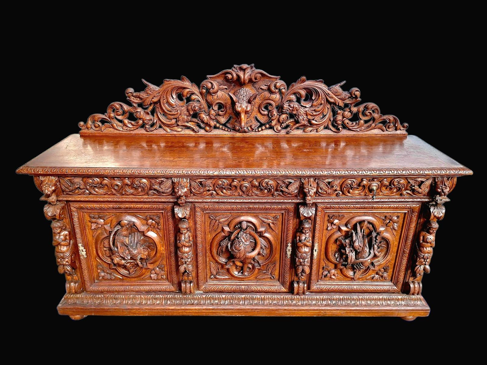 Nice carved sideboard hunting style 