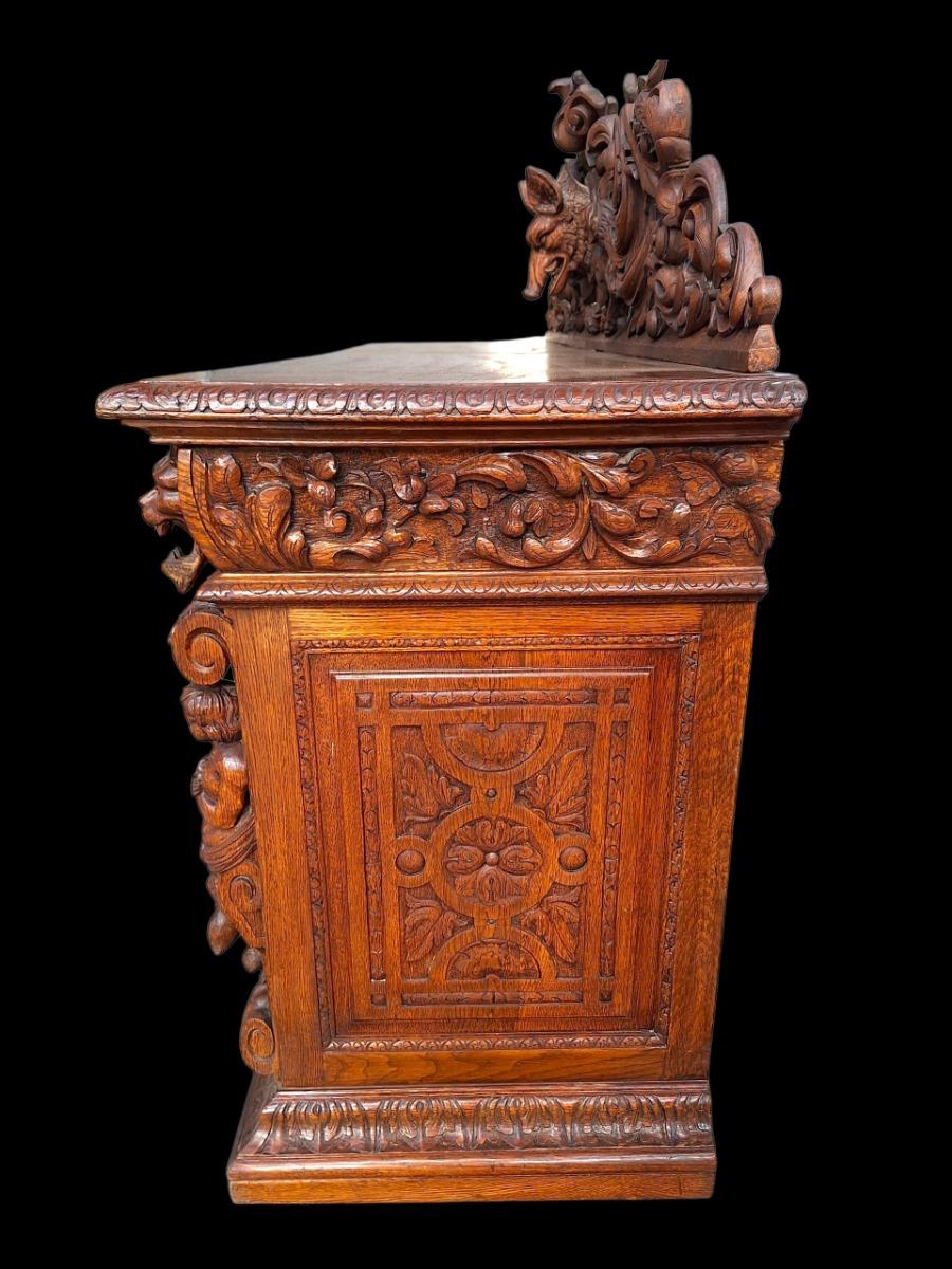 Nice carved sideboard hunting style 