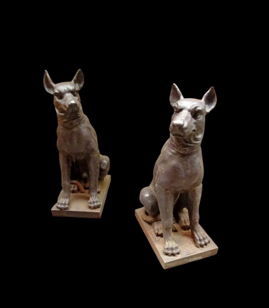Pair of cast iron dogs