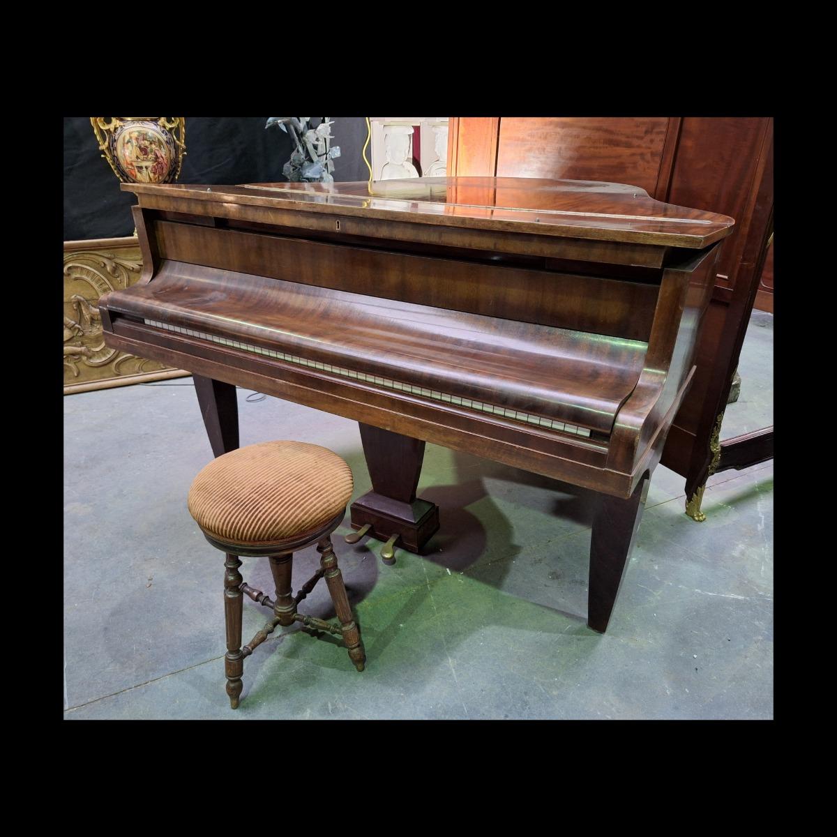 Piano 1/4  by J. Günther, fournisseurs de la cour.