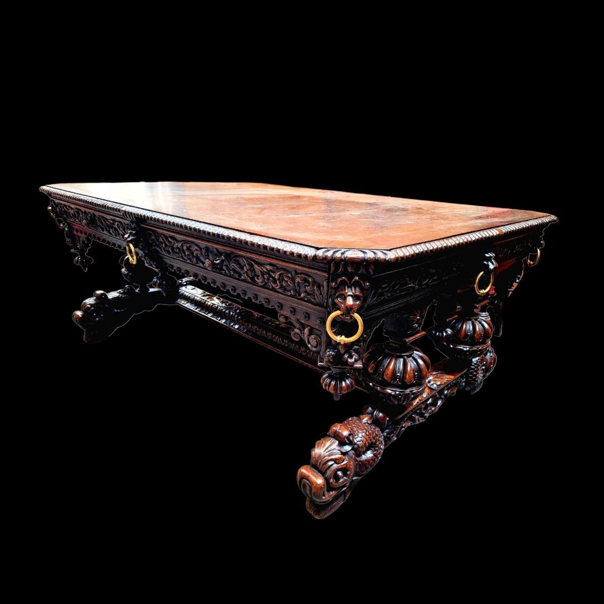 Renaissance style dining