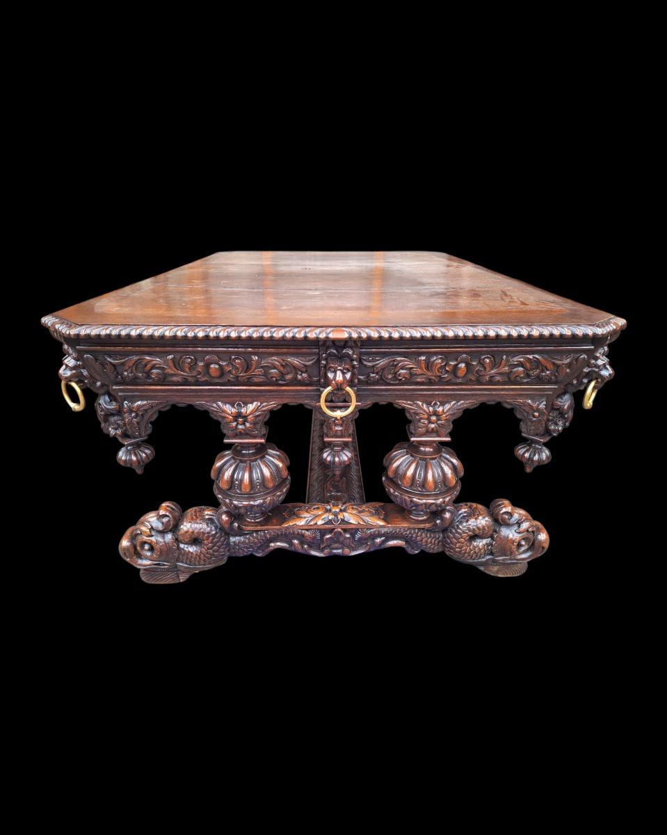 Renaissance style dining