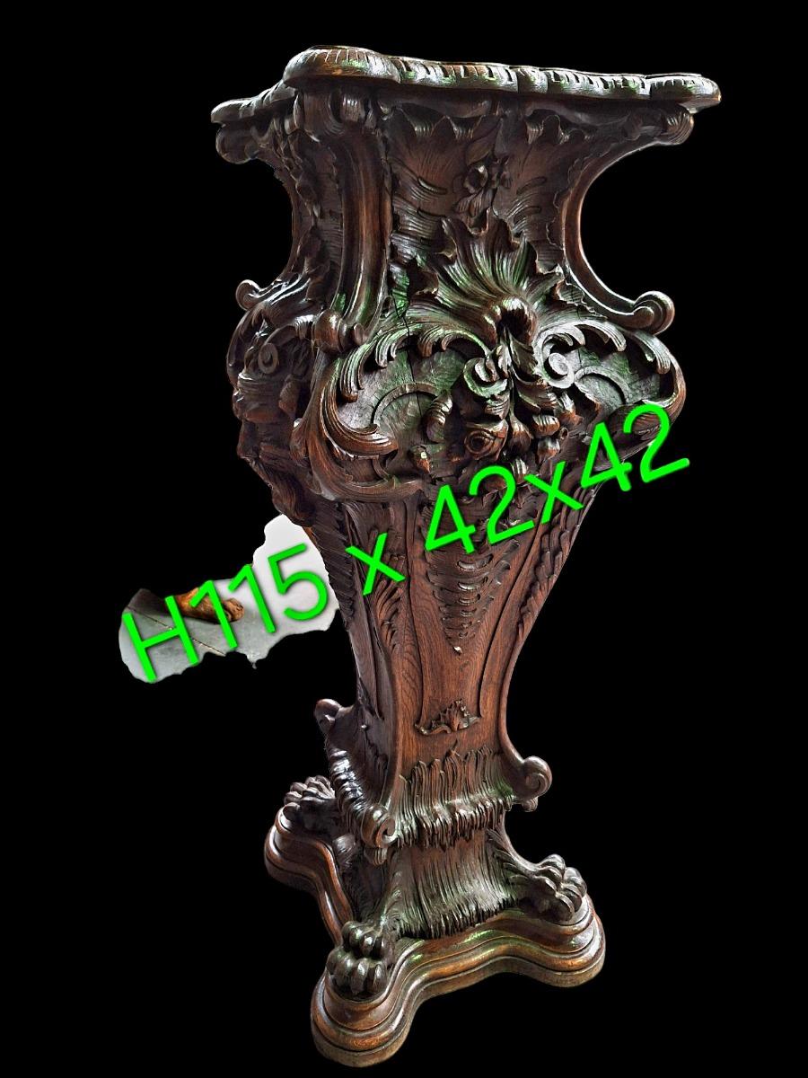 Veri high quality pedestal, handcarved oak.