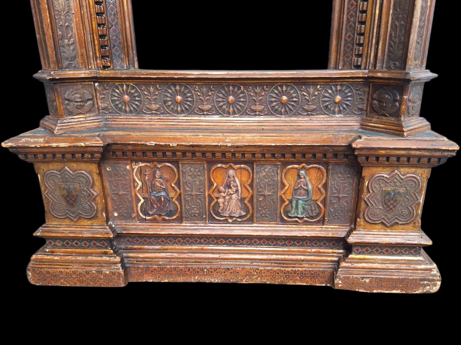 Wooden polychrome niche.