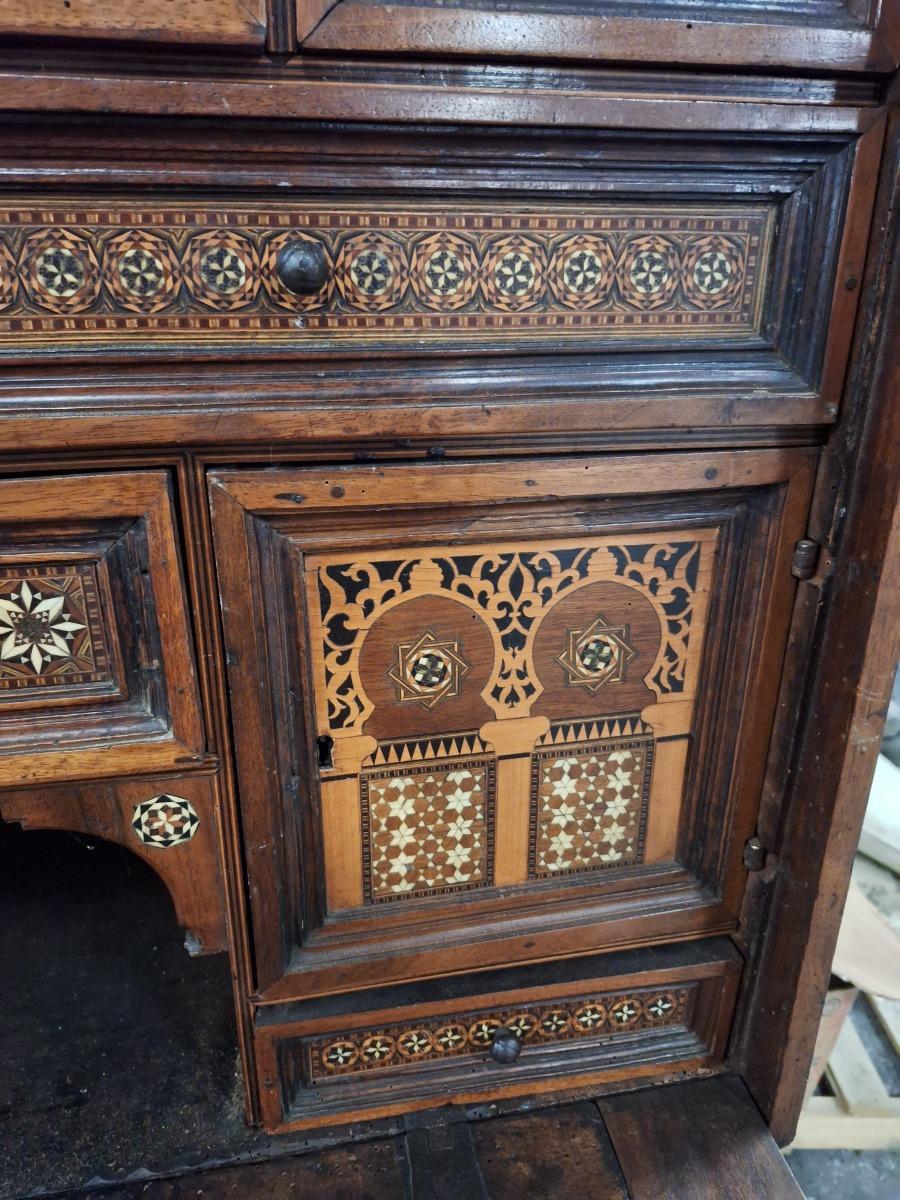 Writing desk on stand